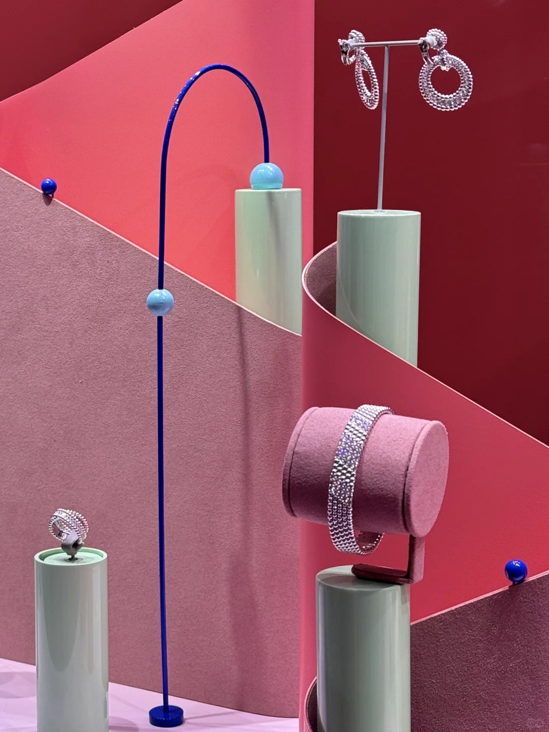 青岛新展  夏日多巴胺金珠乐园