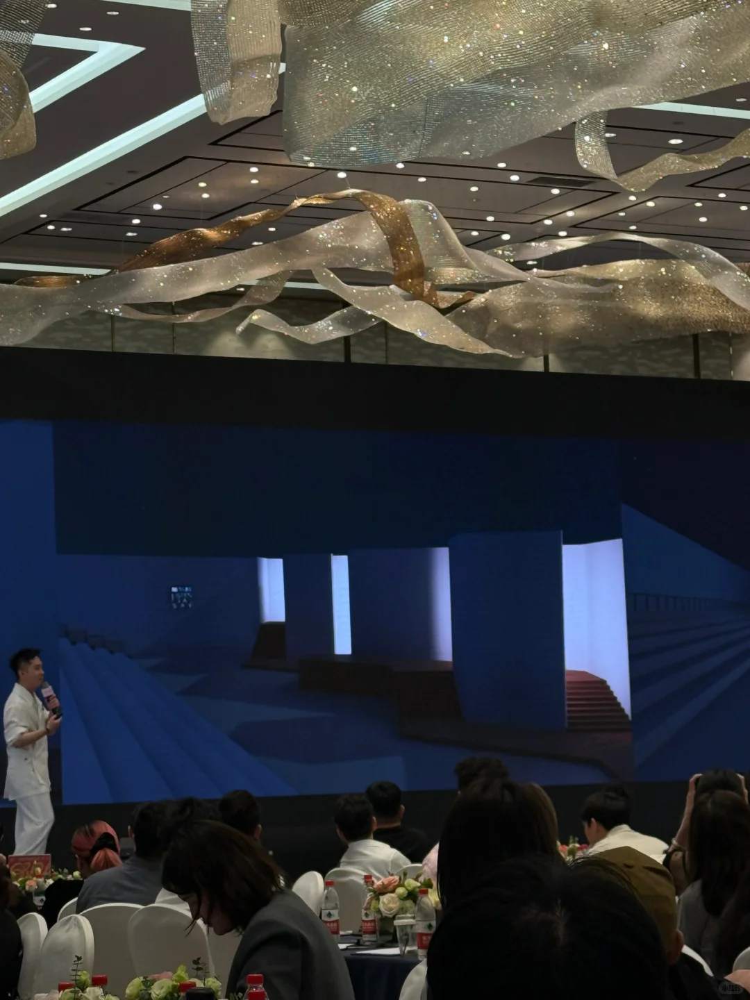 服装人有多疯狂多卷，看今天启动会就知道了