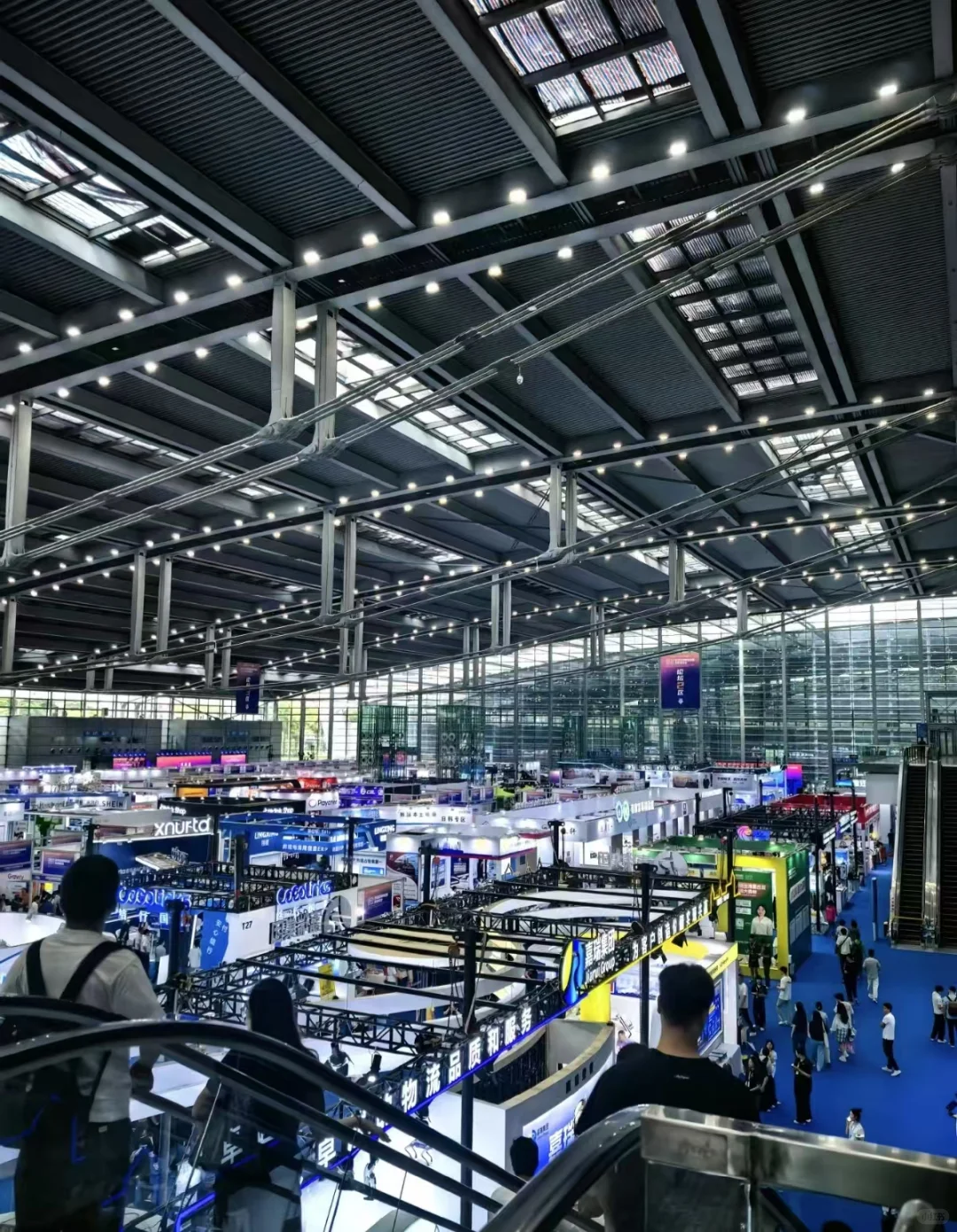 深圳跨境展会挺多人的