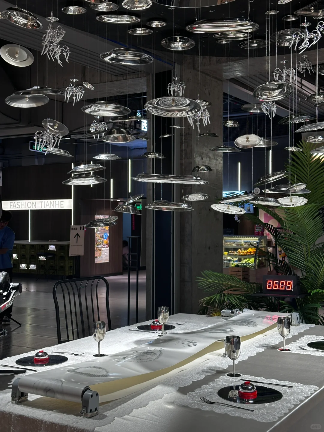 在天河……限时免费?美院作品展…！！！