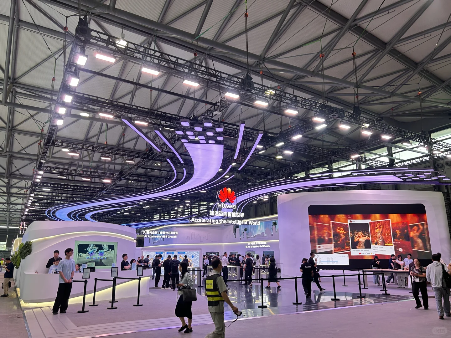 提前揭秘！上海MWC展台设计，你pick哪家？