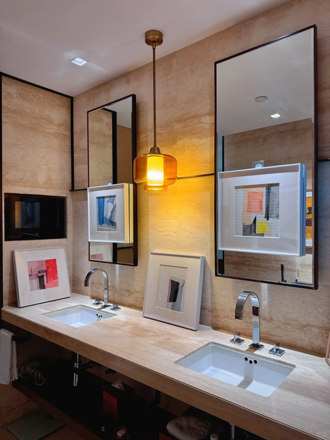 上海看展新地标！在酒店房间开艺术盲盒?