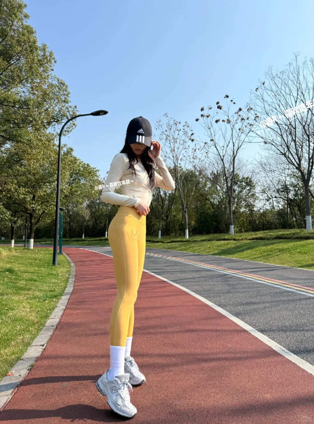 今天的奶黄瑜伽裤yyds
