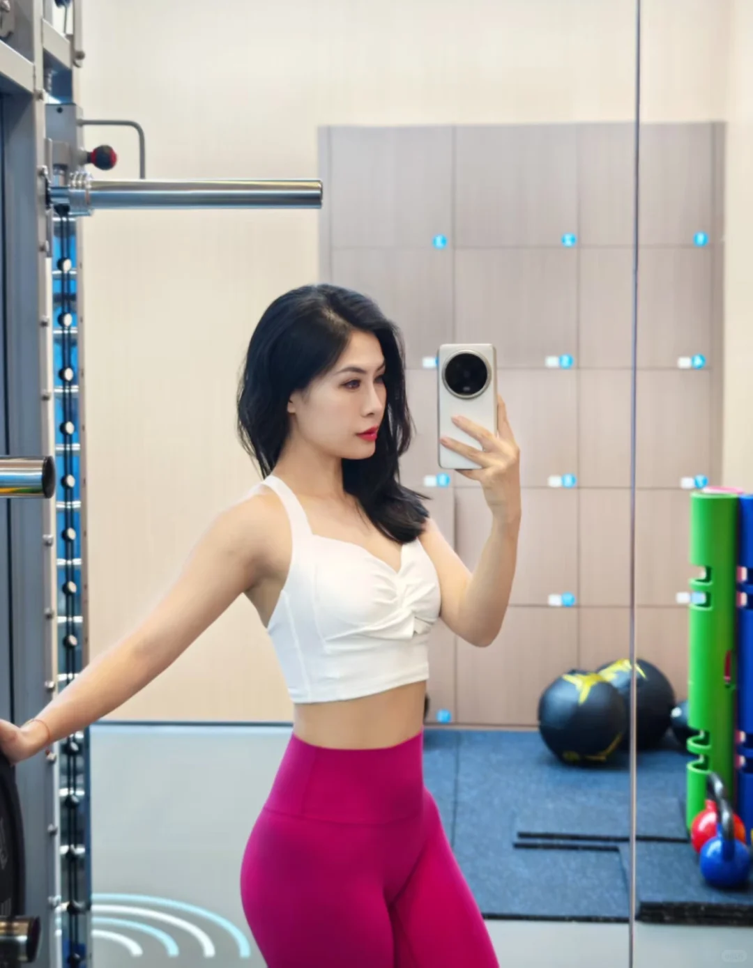 白色瑜伽上衣来了 太温柔啦