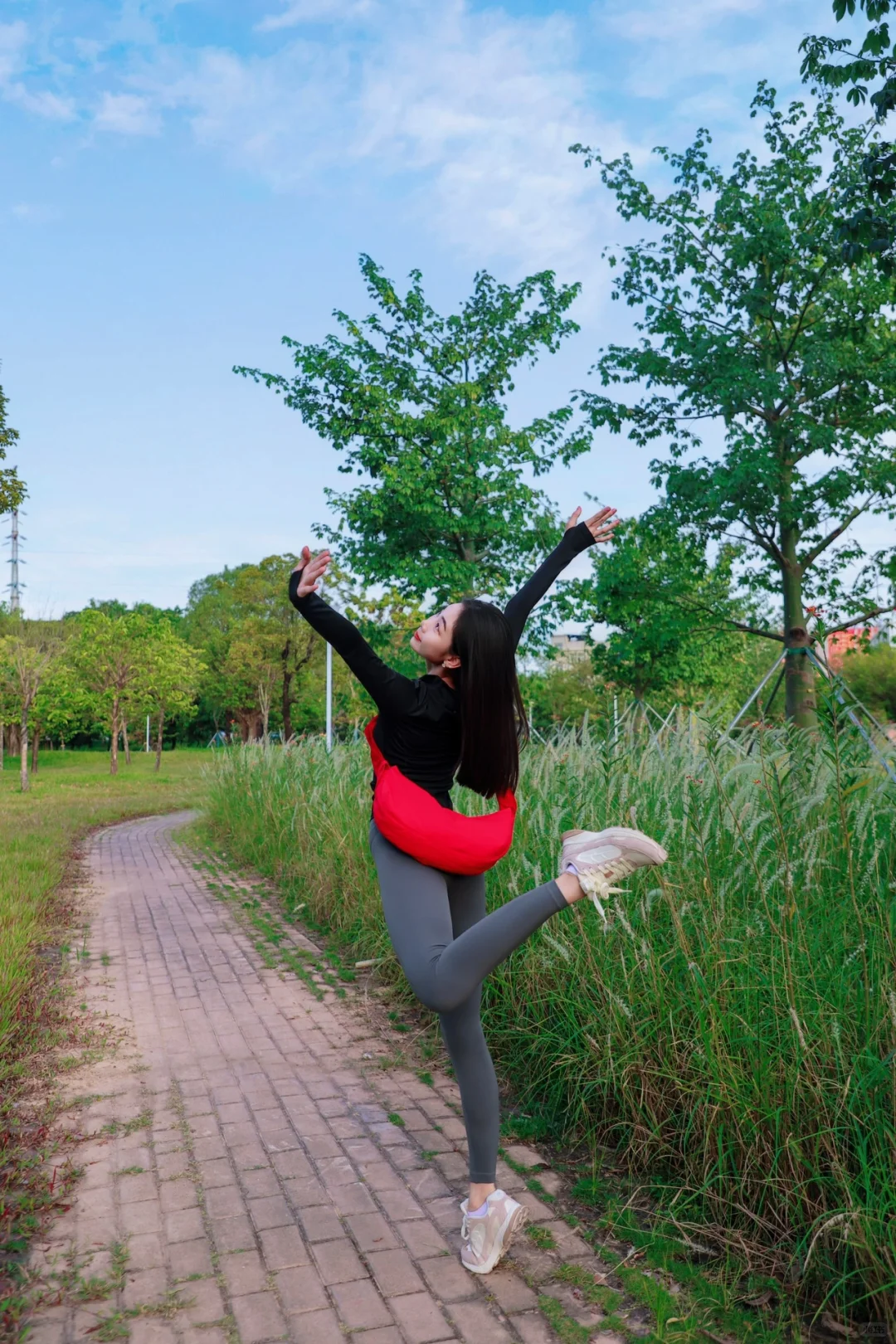瑜伽服OOTD户外公园吸氧的一天