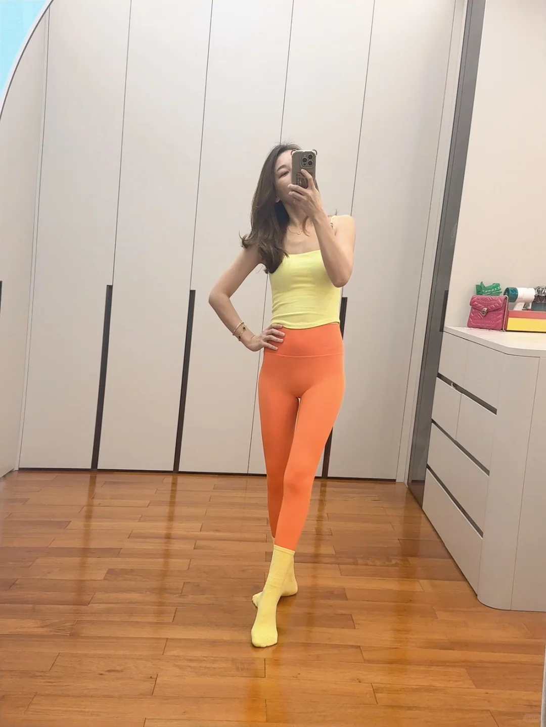 今天的橙色女孩?——瑜伽服穿搭