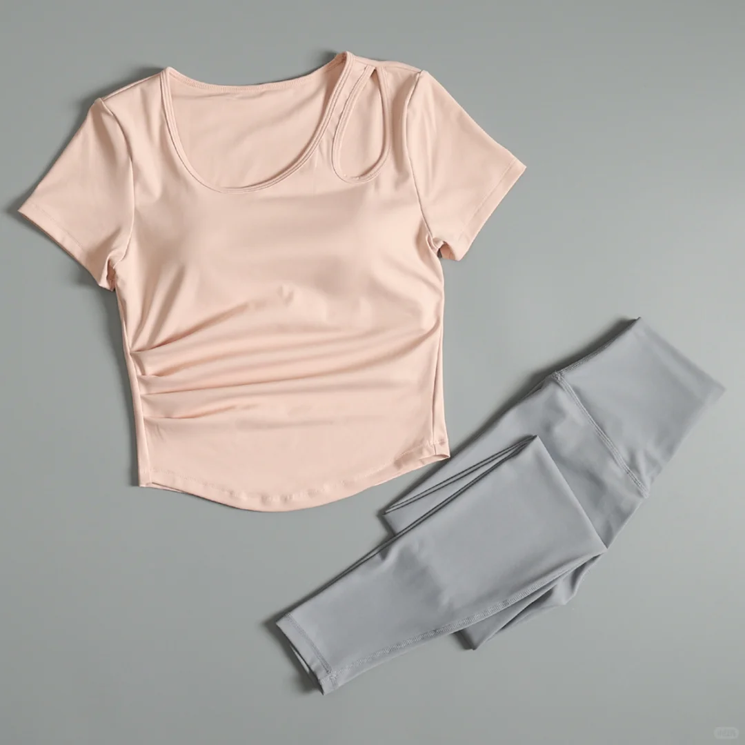 ?‍♀️跑步瑜伽两不误，显瘦速干套装