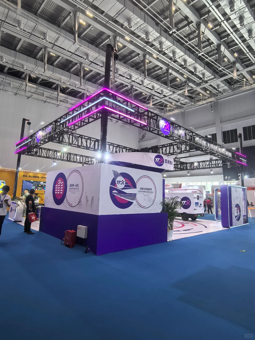 ?会展舞台搭建有多绝？看现场图就懂！