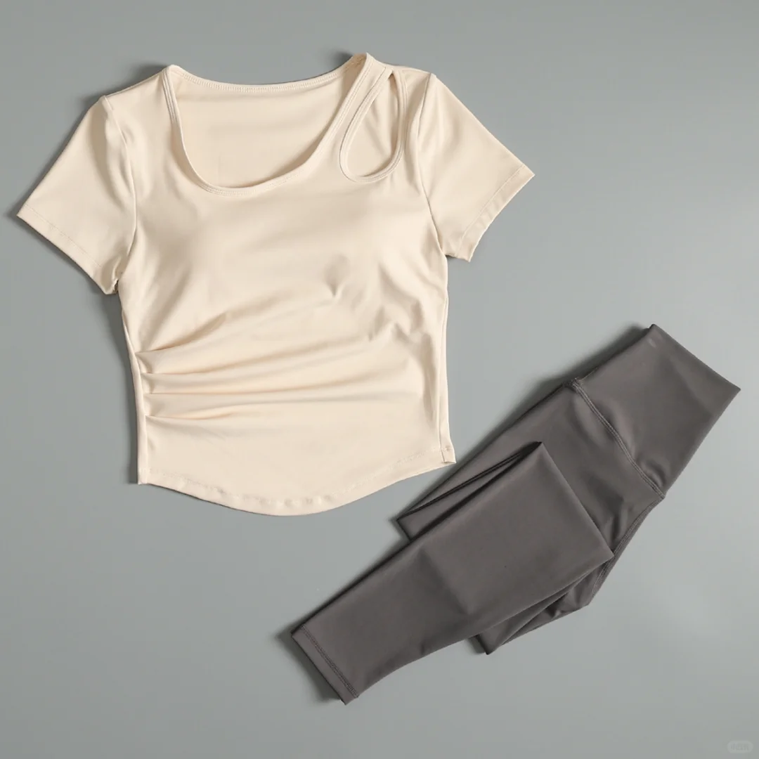 ?‍♀️跑步瑜伽两不误，显瘦速干套装