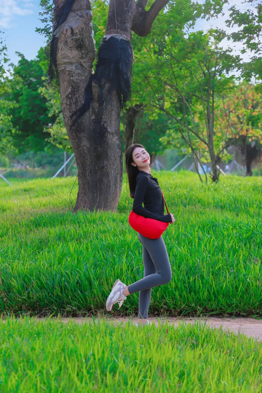 瑜伽服OOTD户外公园吸氧的一天