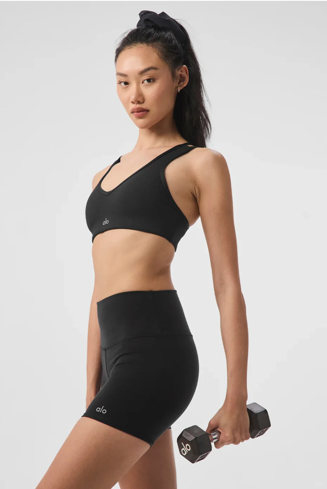 瑜伽短裤穿搭技巧，让你更有型！