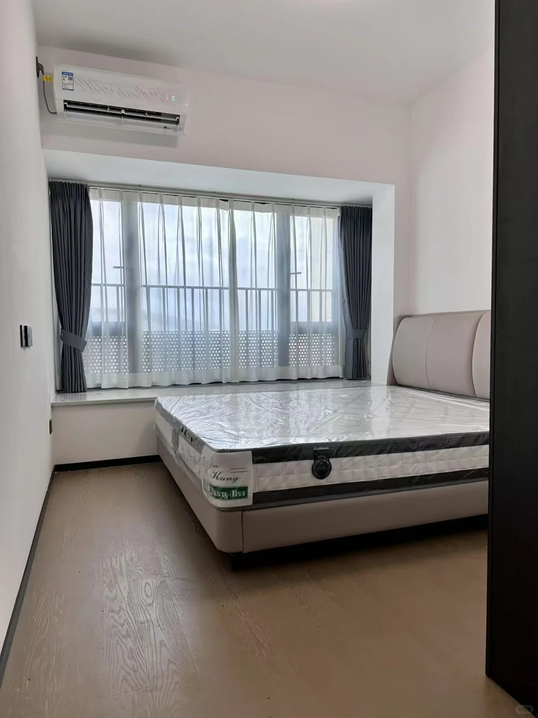 会展湾云海臻府89平配齐三居室业主直租