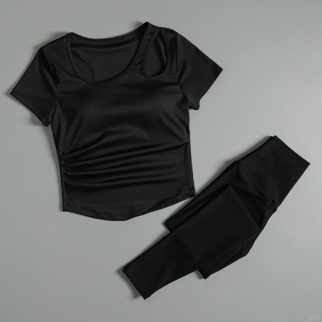 ?‍♀️跑步瑜伽两不误，显瘦速干套装