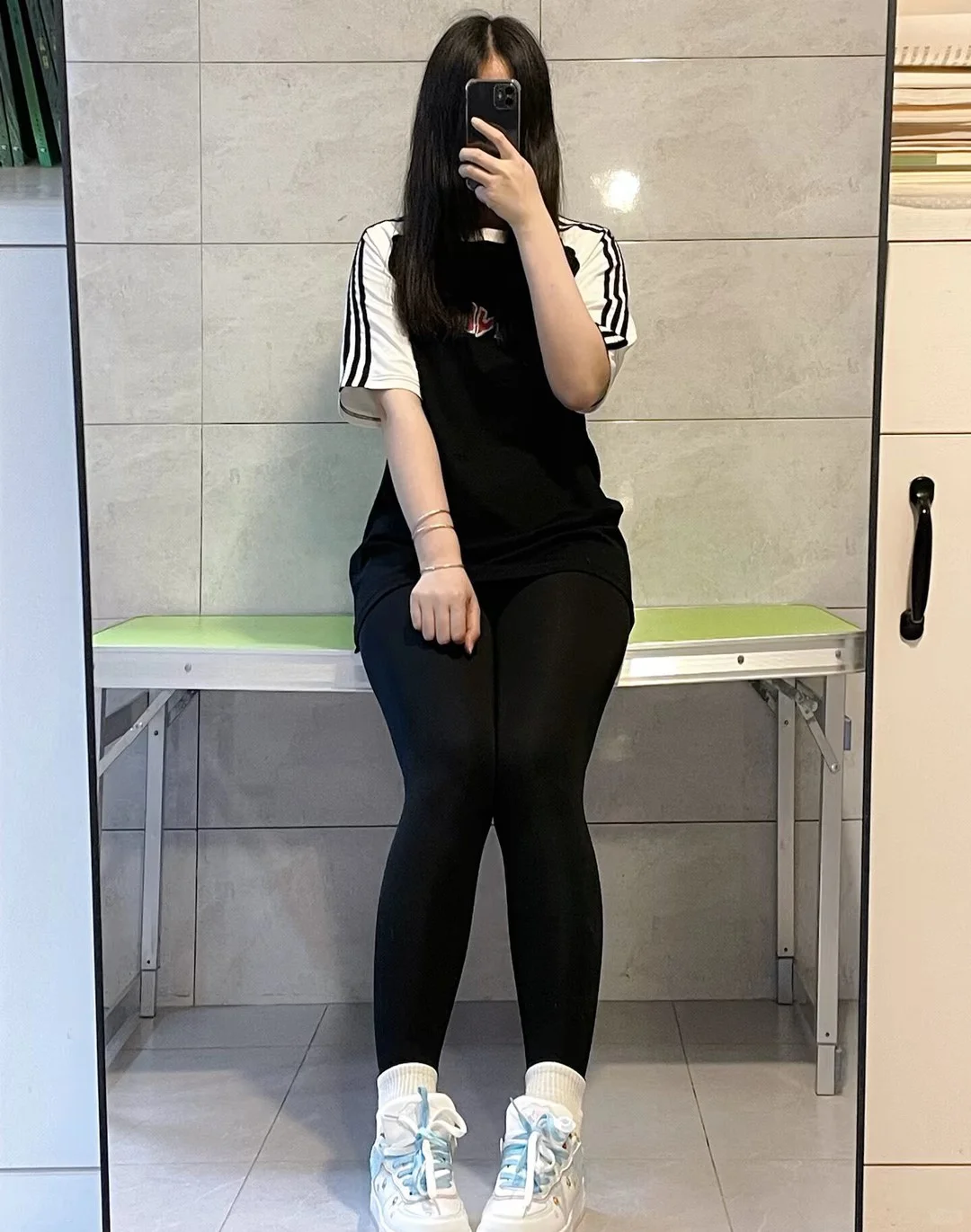 黑色瑜伽裤，腿型好看不止一点点