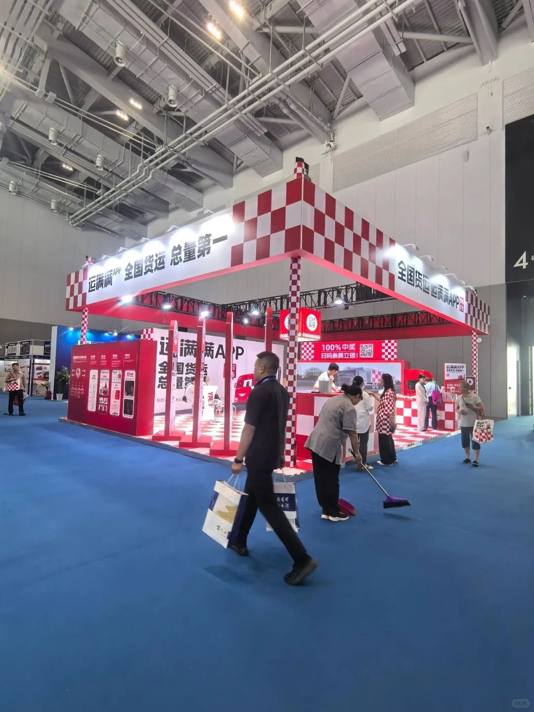 ?会展舞台搭建有多绝？看现场图就懂！