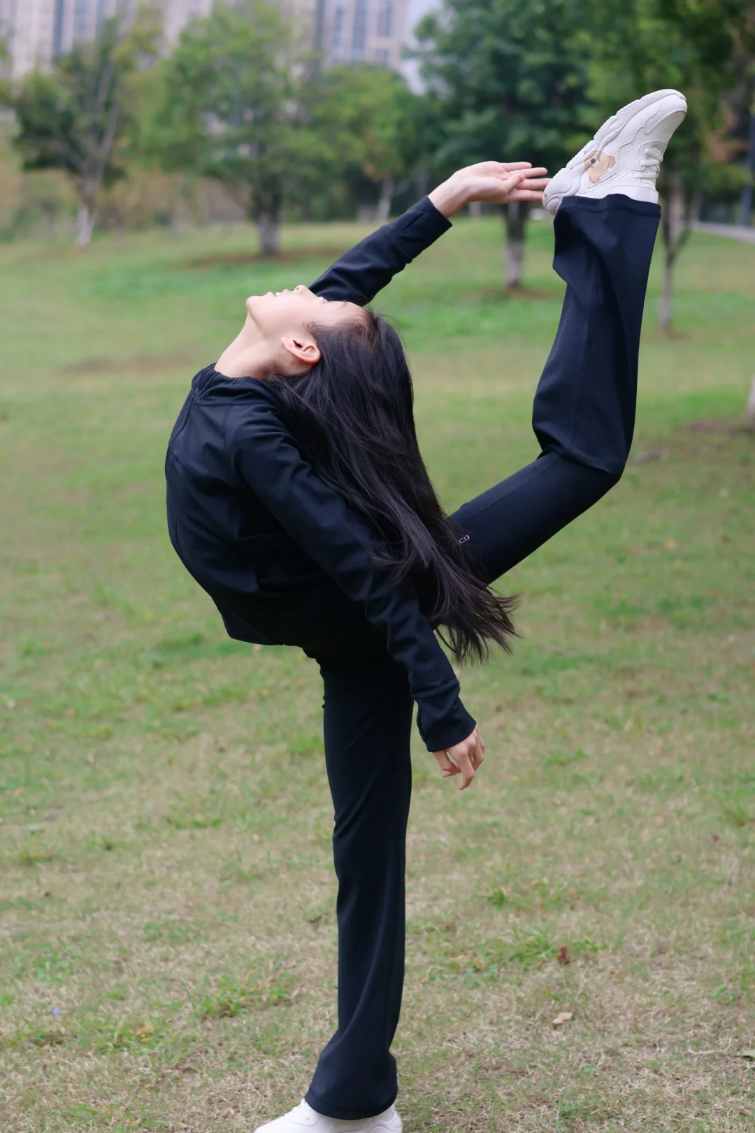 自信满满的舞蹈小姐姐✌