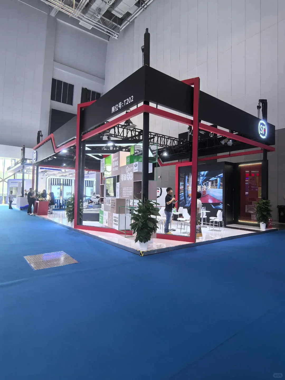 ?会展舞台搭建有多绝？看现场图就懂！