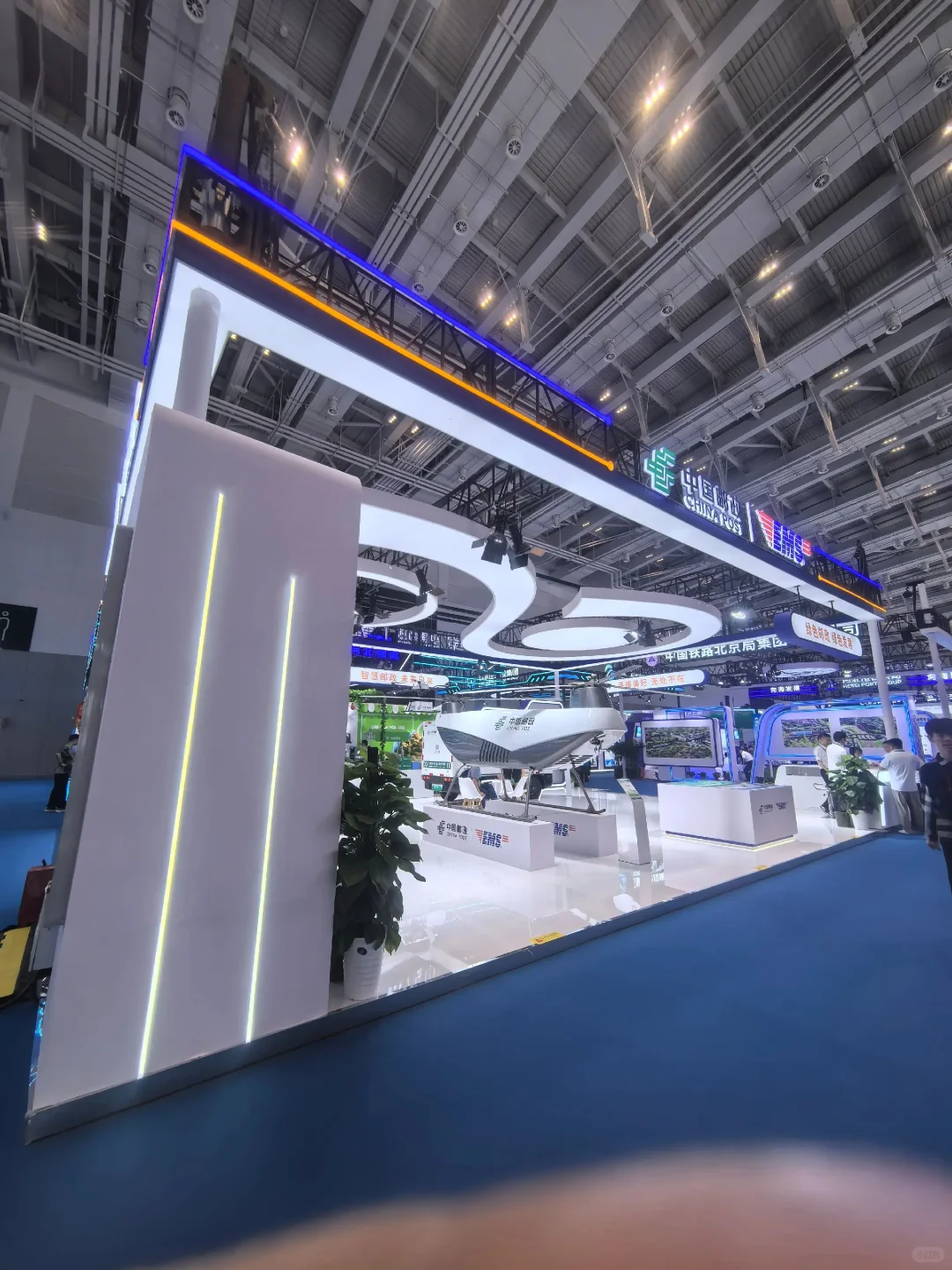 ?会展舞台搭建有多绝？看现场图就懂！