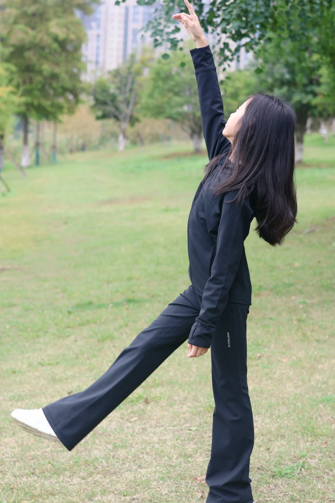 自信满满的舞蹈小姐姐✌