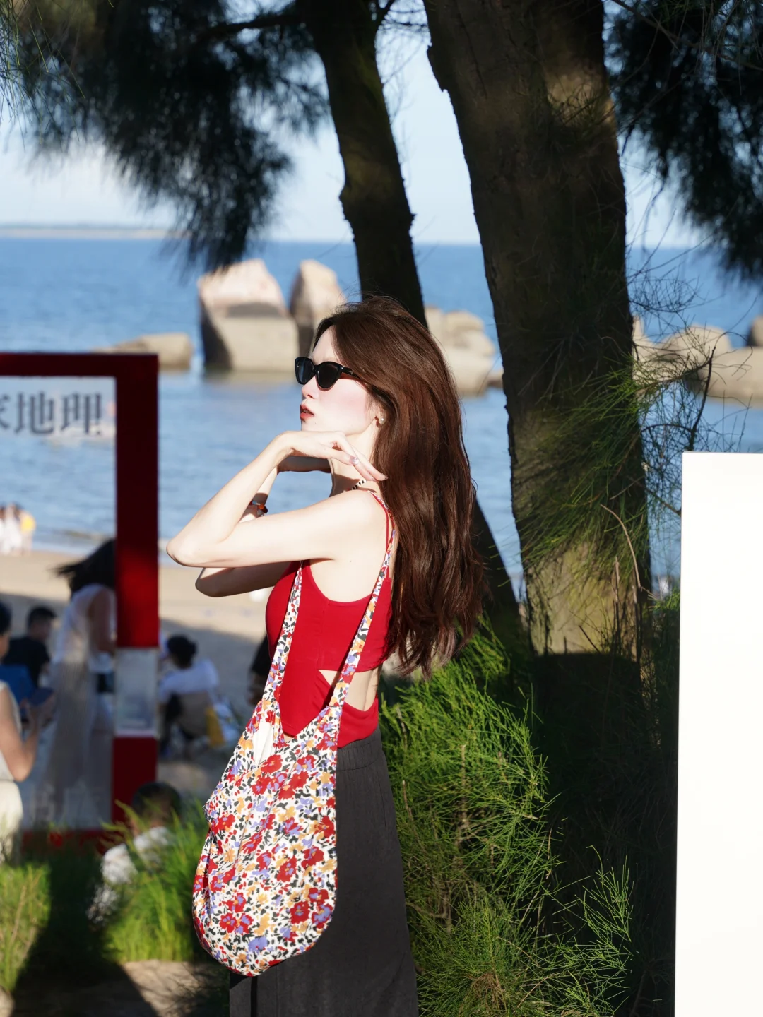 不敢相信❗卖了5w+的红色吊带❗太太太…显白啦