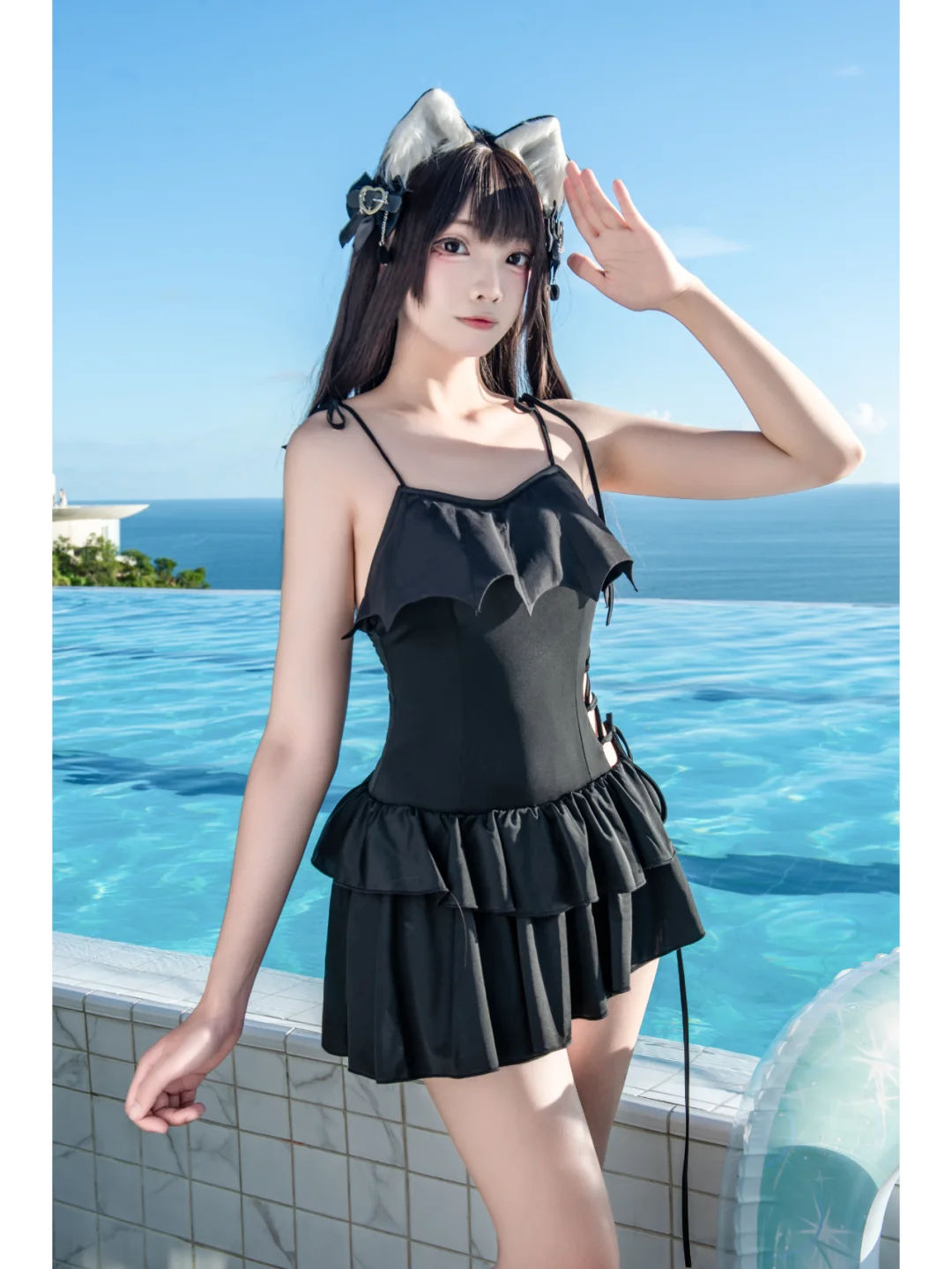 小恶魔连体泳衣?