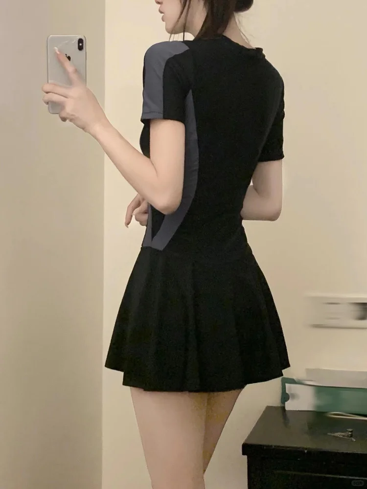 我好像买到了超级显腰的泳衣~