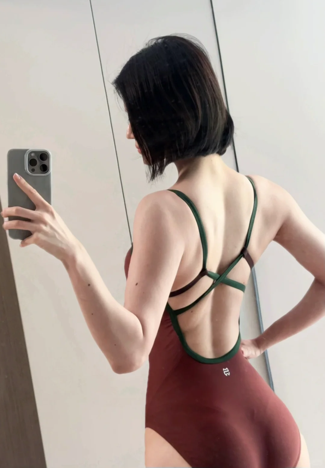 复古色泳衣二选一?