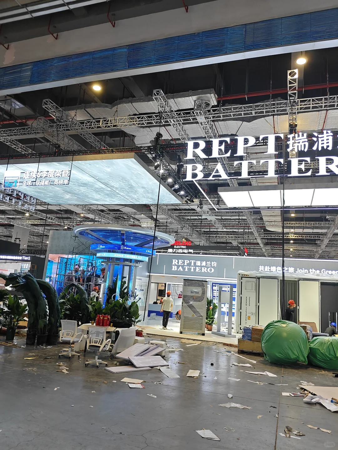 抢先看光伏大佬们的展台