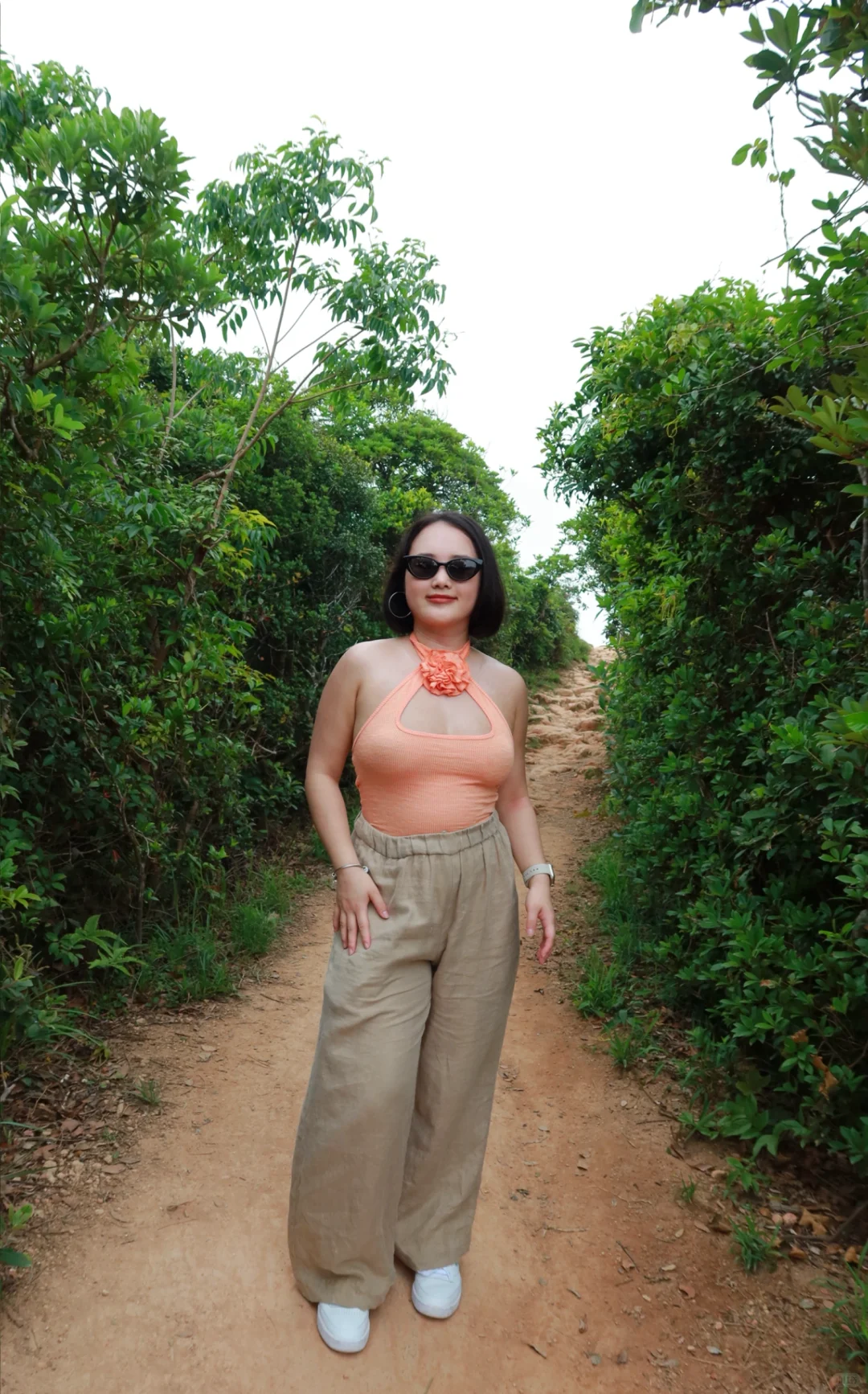 在香港穿吊带徒步，get了穿衣自由的爽感