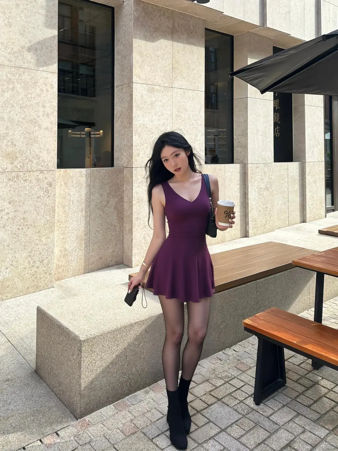 现在的AI真的太狠了！！一秒换装实现穿衣自由