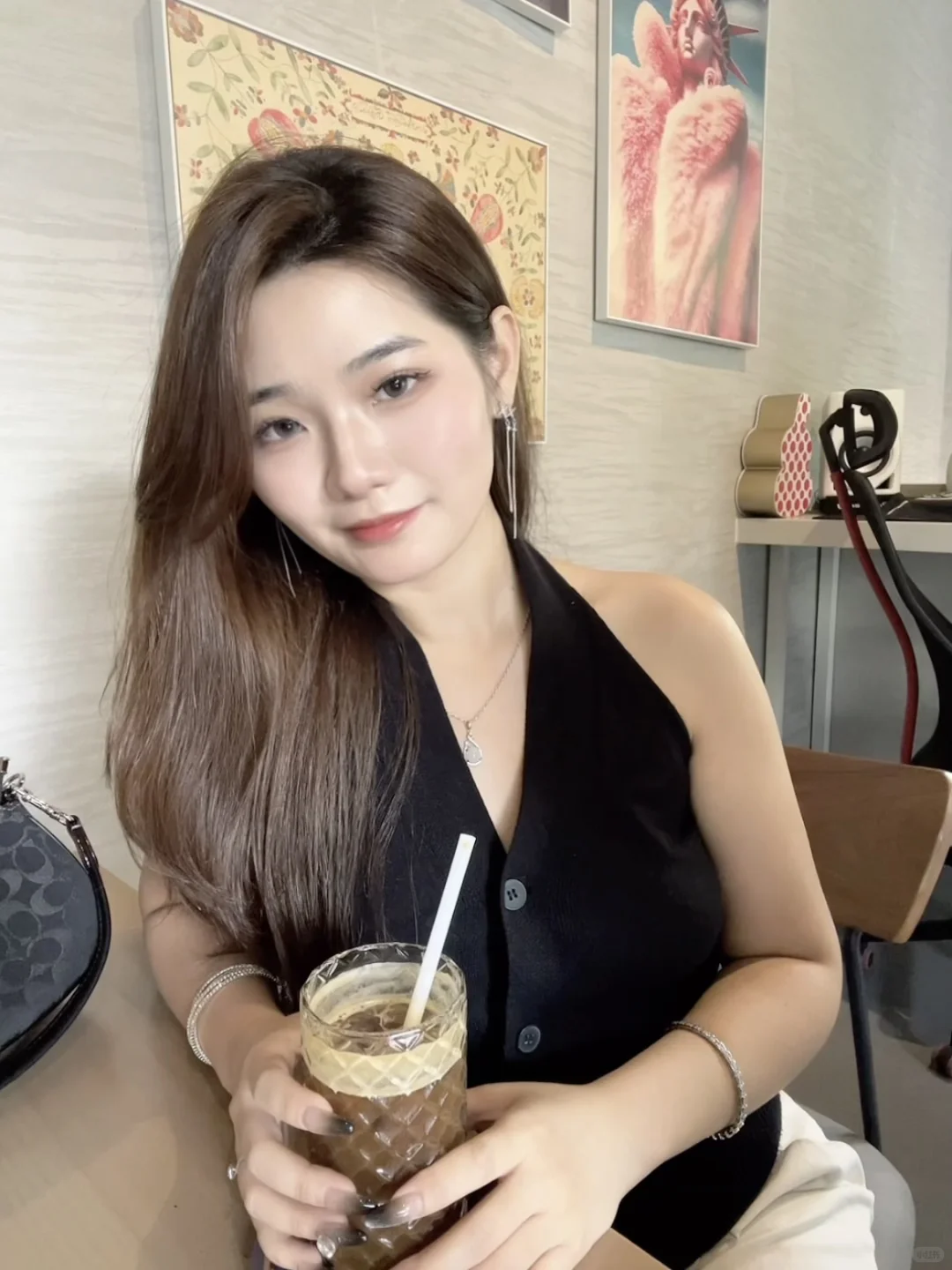 年轻少妇的日常探店