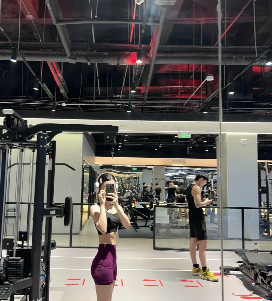 95年已婚少妇主播失业健身的日常