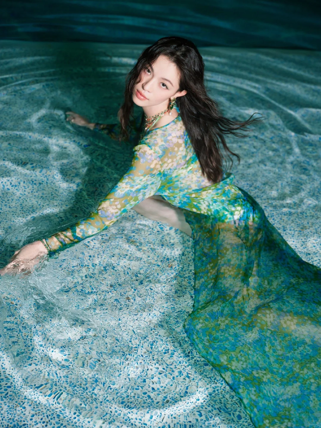 冷艳魅惑的海妖女王登场?