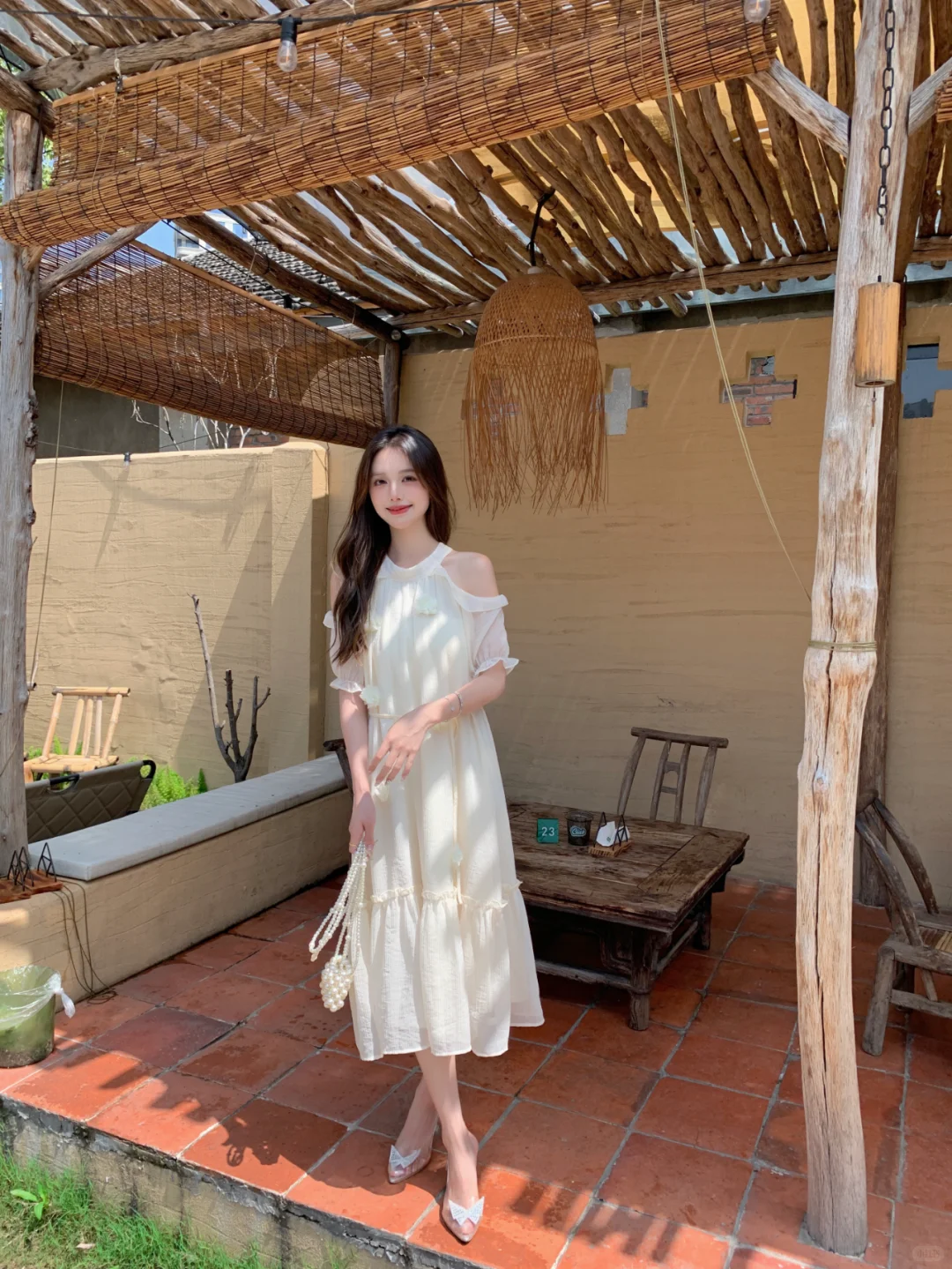 漏肩海边度假收腰连衣裙仙女