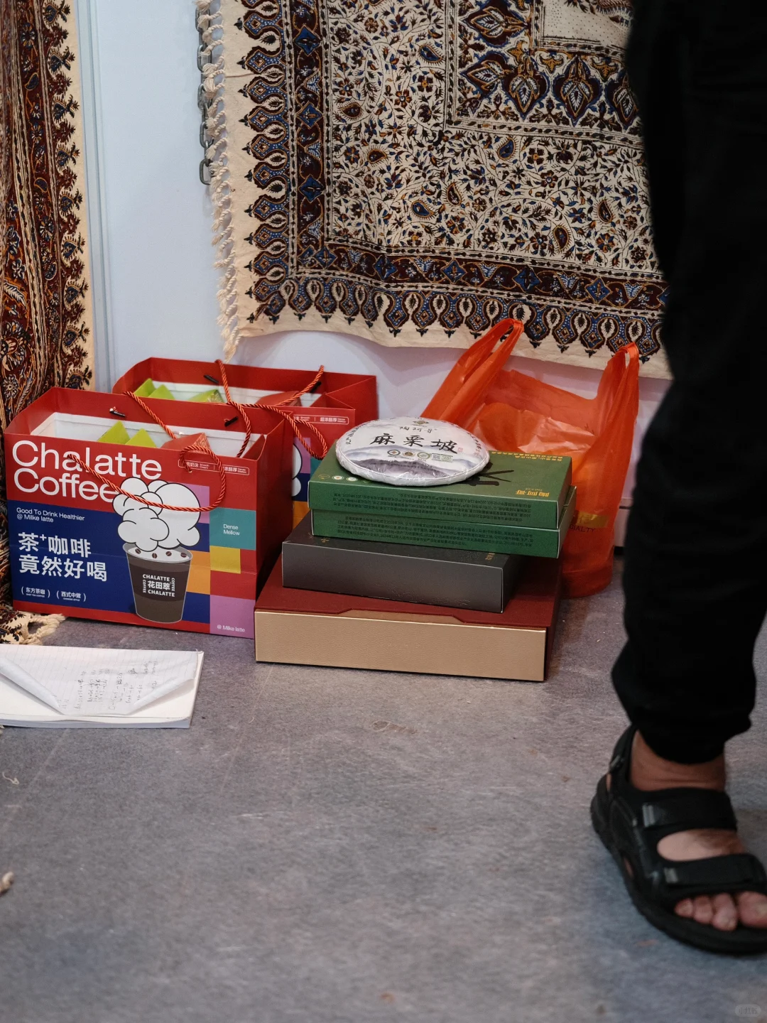 ??伊朗夫妇穿越战火，从德黑兰抵达昆明