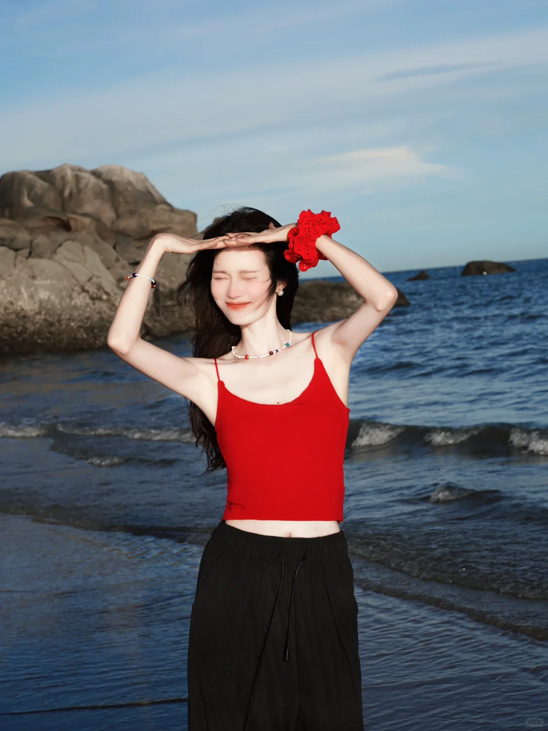 绝了?挖到宝啦❗20+红色吊带❗太太太…显白了