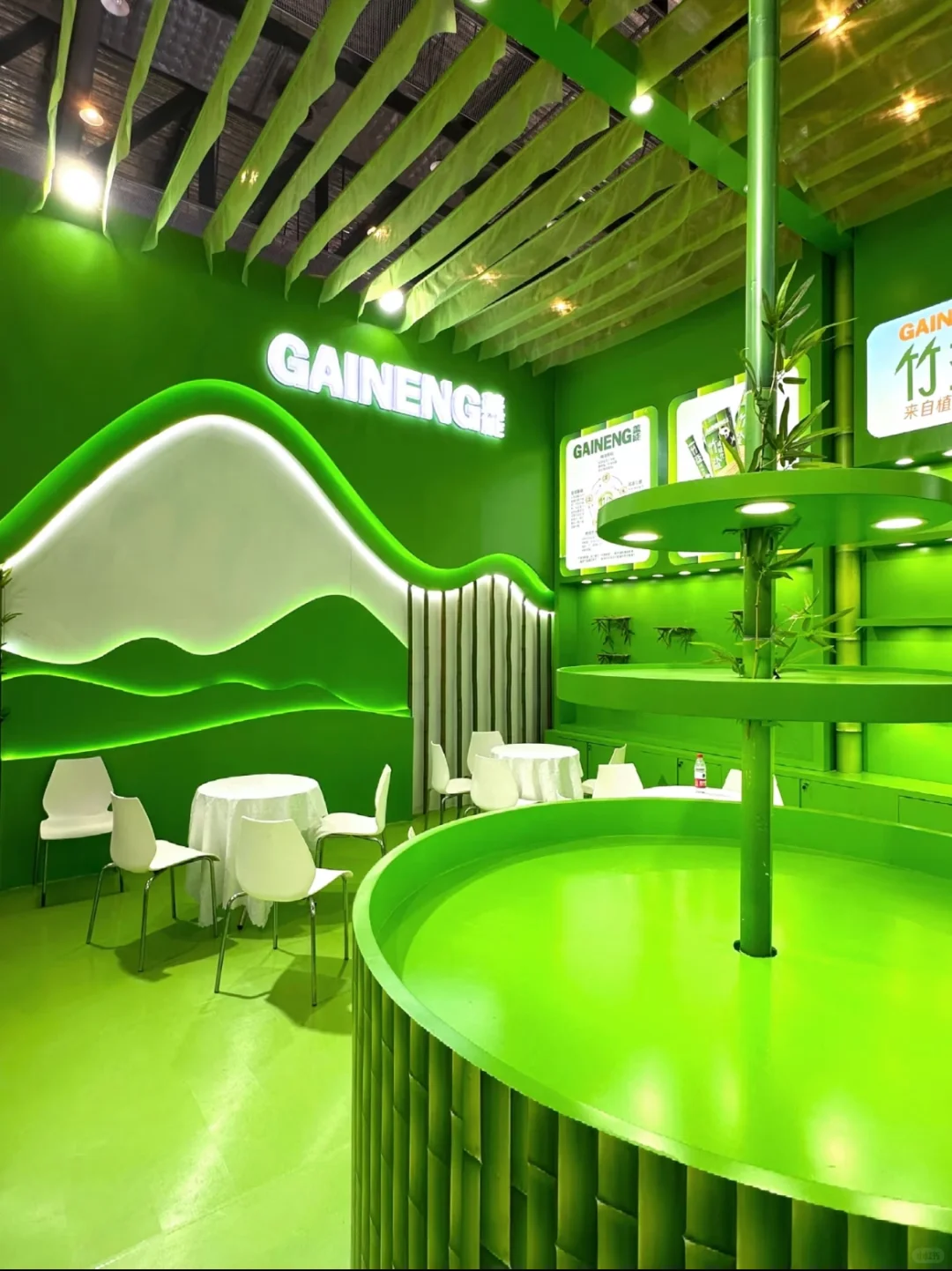 国宝?上食品展偷吃竹子啦？！