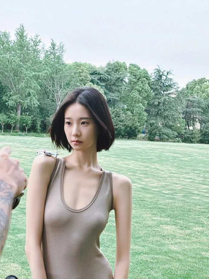 张艺凡怎么做到瘦瘦高高又文艺？