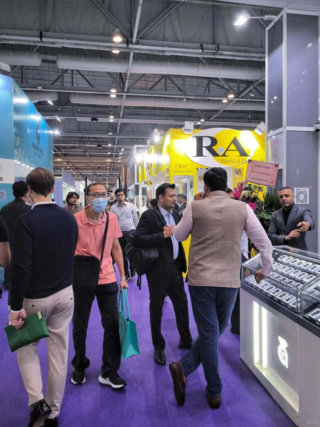 25年香港珠宝展火爆开幕，快来淘些好货…