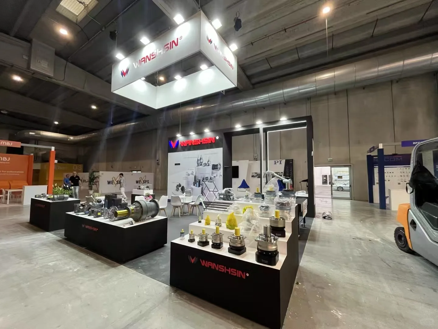 国际展会设计 | 万鑫精工意大利 SPS 展台✨