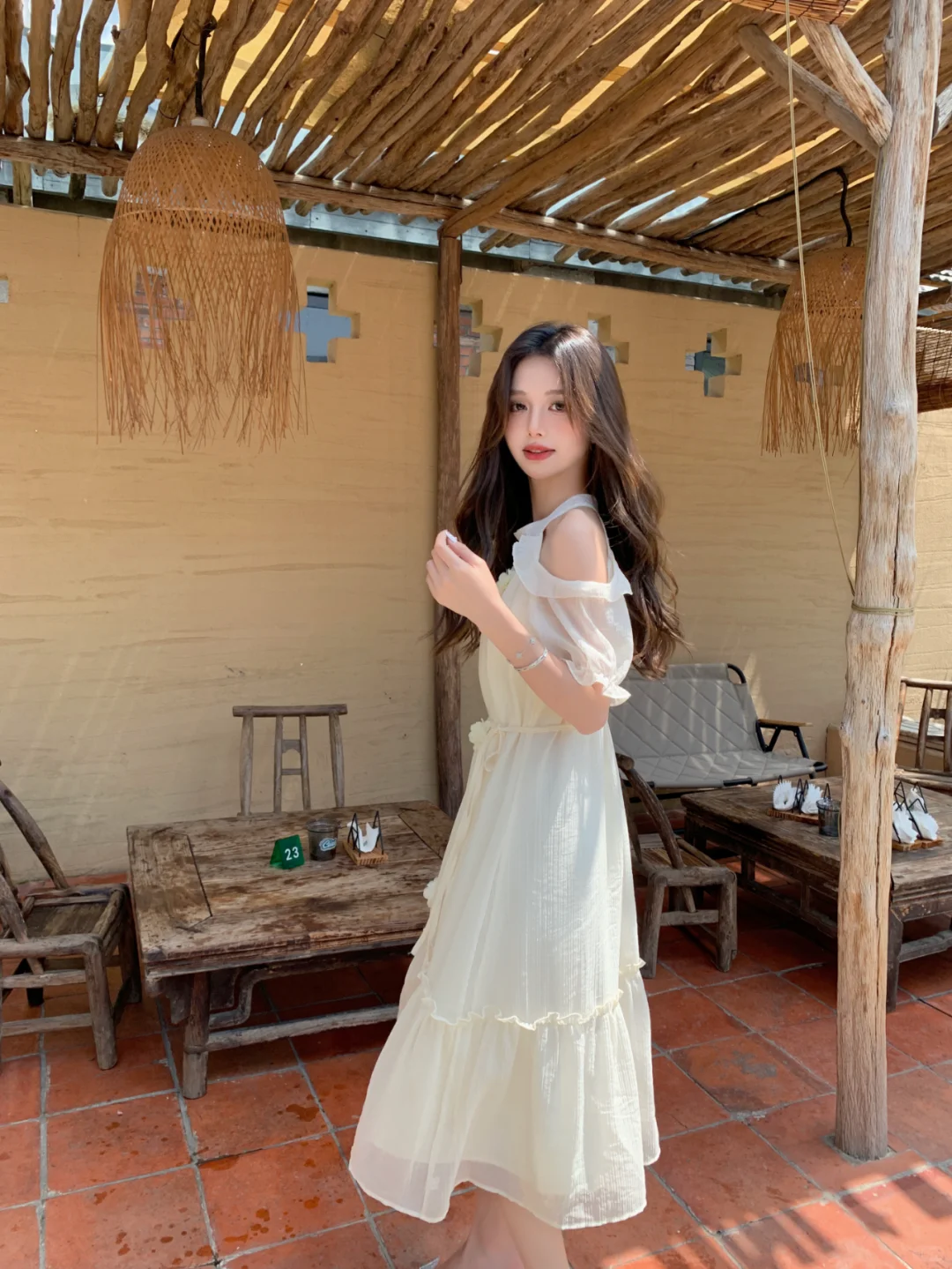 漏肩海边度假收腰连衣裙仙女