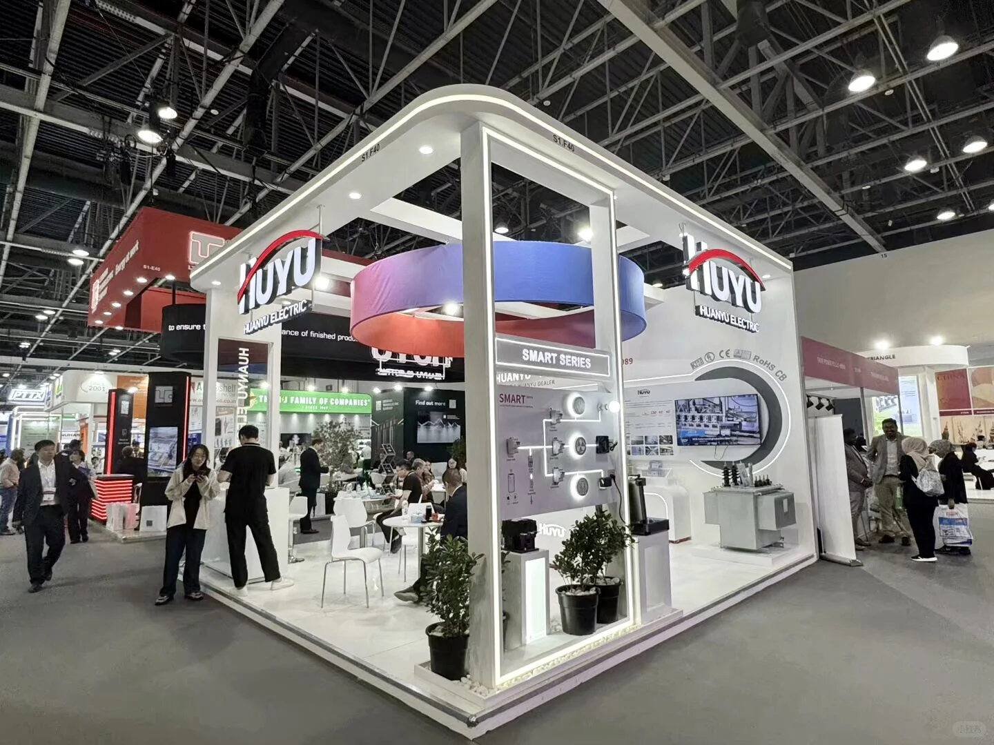 迪拜?|电力展台大放异彩，都吼吼看鸭?