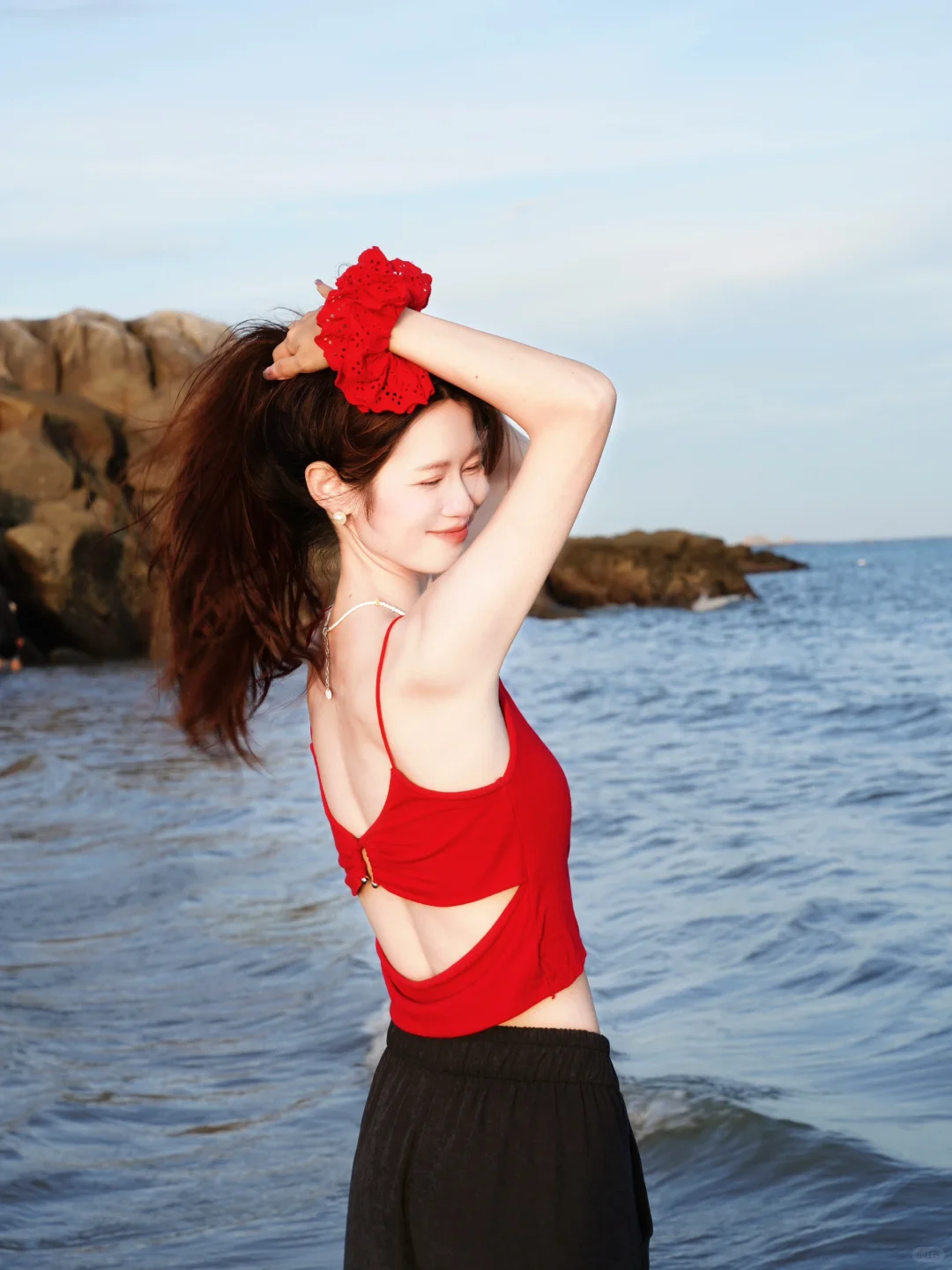 绝了?挖到宝啦❗20+红色吊带❗太太太…显白了