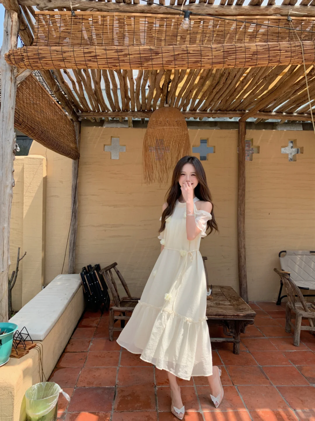 漏肩海边度假收腰连衣裙仙女