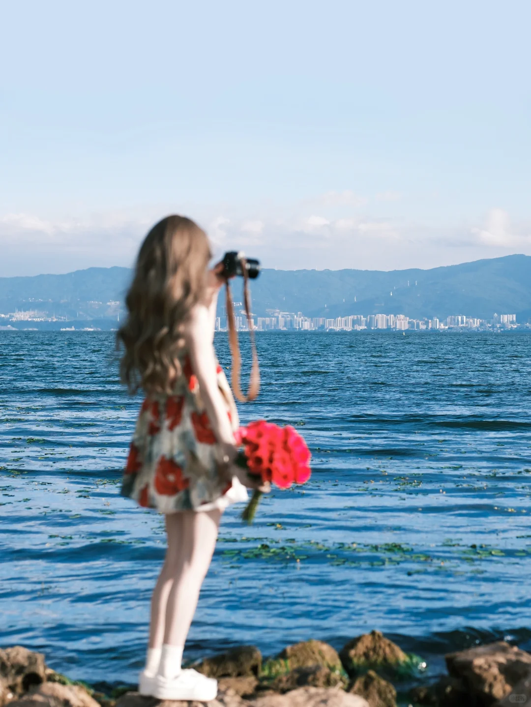海边拍照 ｜不露脸夏日蓝调氛围感 ｜胶片滤镜