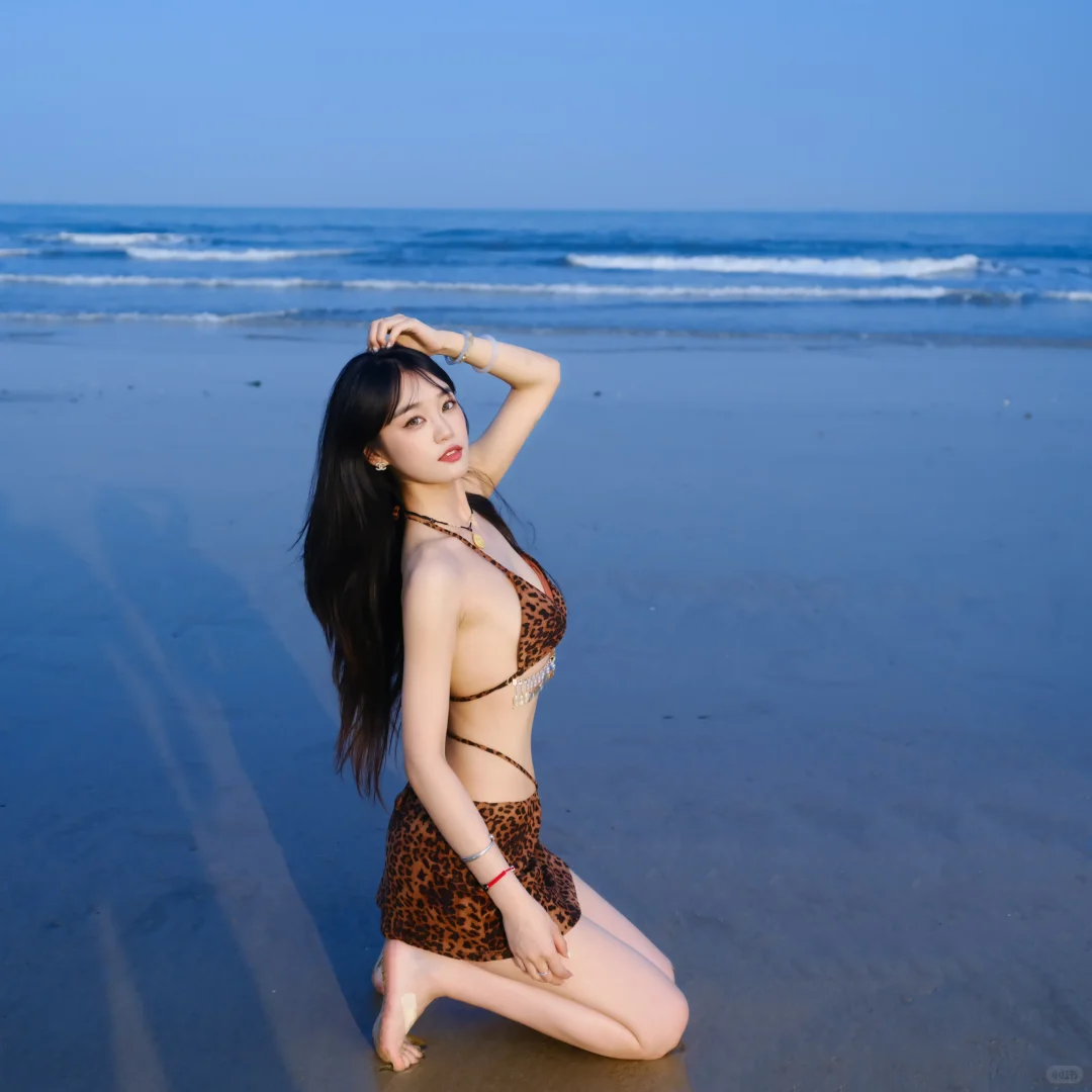 不是一见钟情，而是第一次见面穿了豹纹