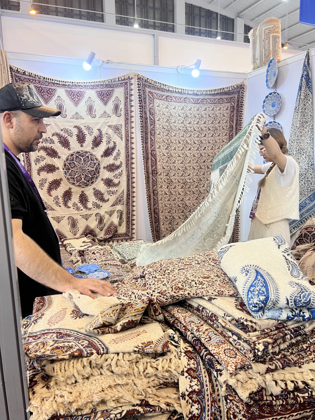 来昆明南博会，帮帮穿越战火的伊朗大哥！