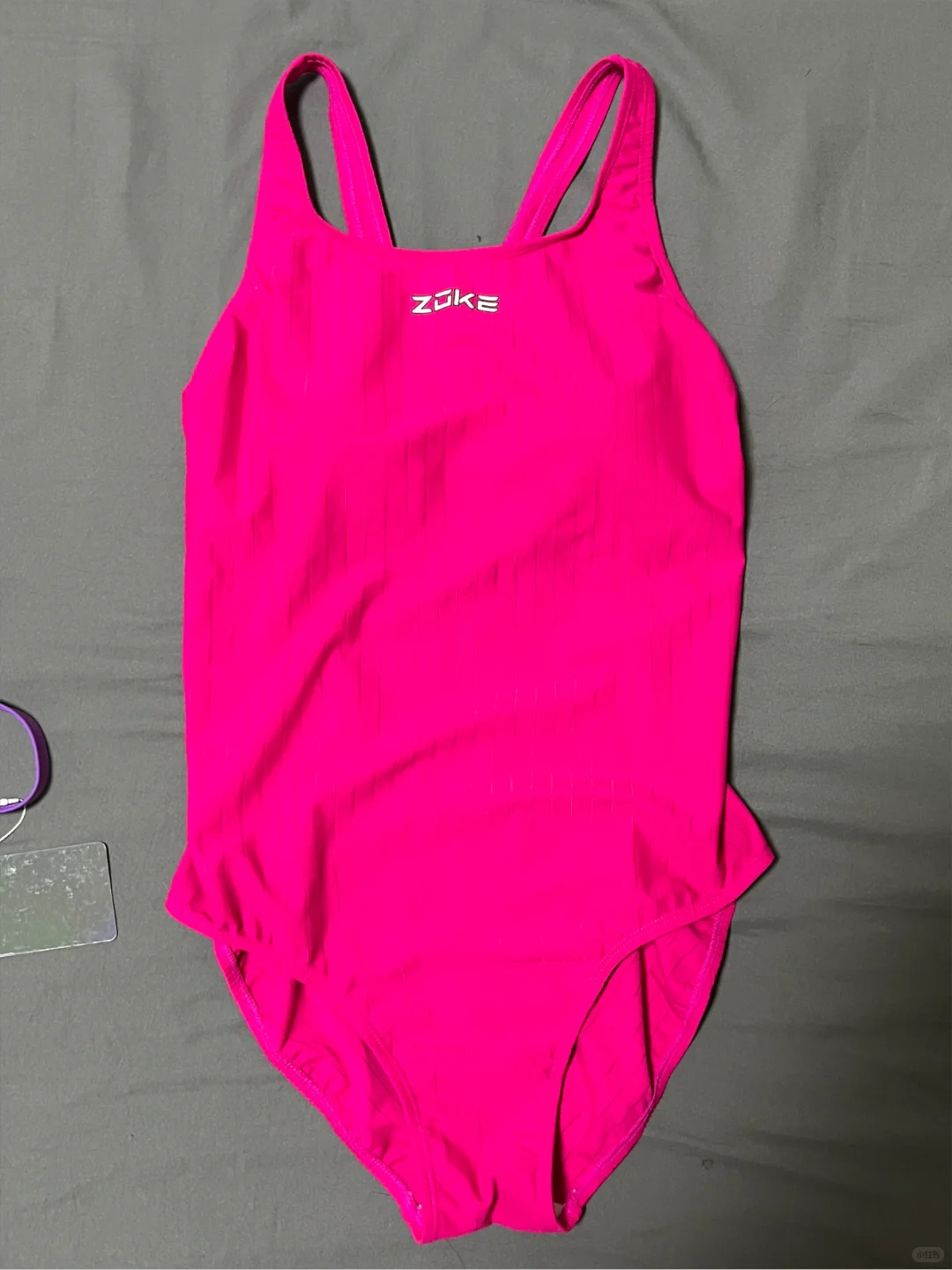 学了三节课买了三件泳衣