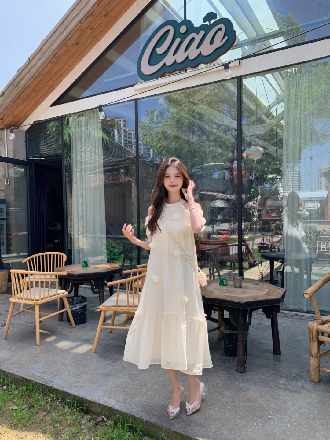 漏肩海边度假收腰连衣裙仙女