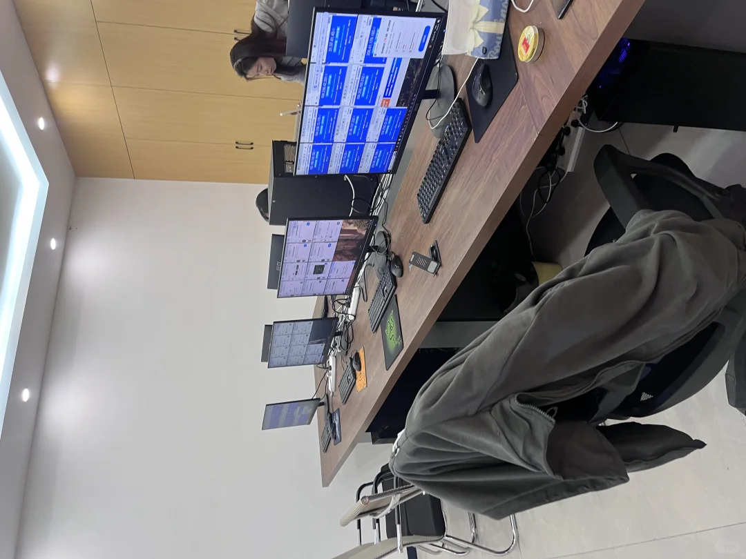 你能接受你女朋友出门这么穿吗？穿衣自由吗